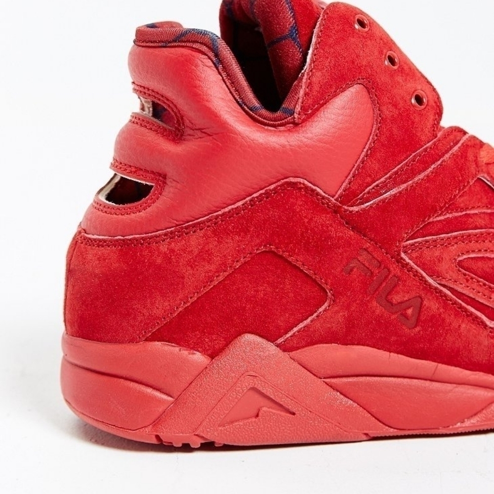 Fila The Cage Hightop Sneakers Size 5 Jrs.